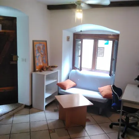 Apartment Rustic Authentic Place In Center Lovran