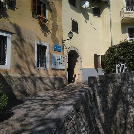 Apartment Rustic Authentic Place In Center Lovran